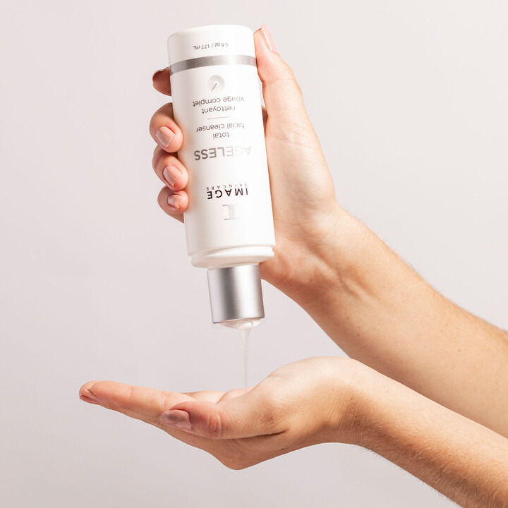 AGELESS total facial cleanser - Image 3